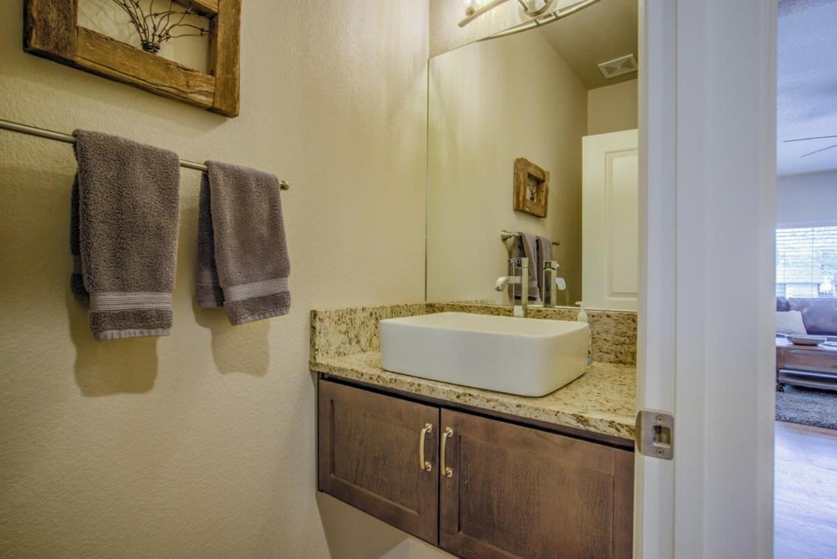 4bd Pikes Peak Views Minutes To Hiking & Dining