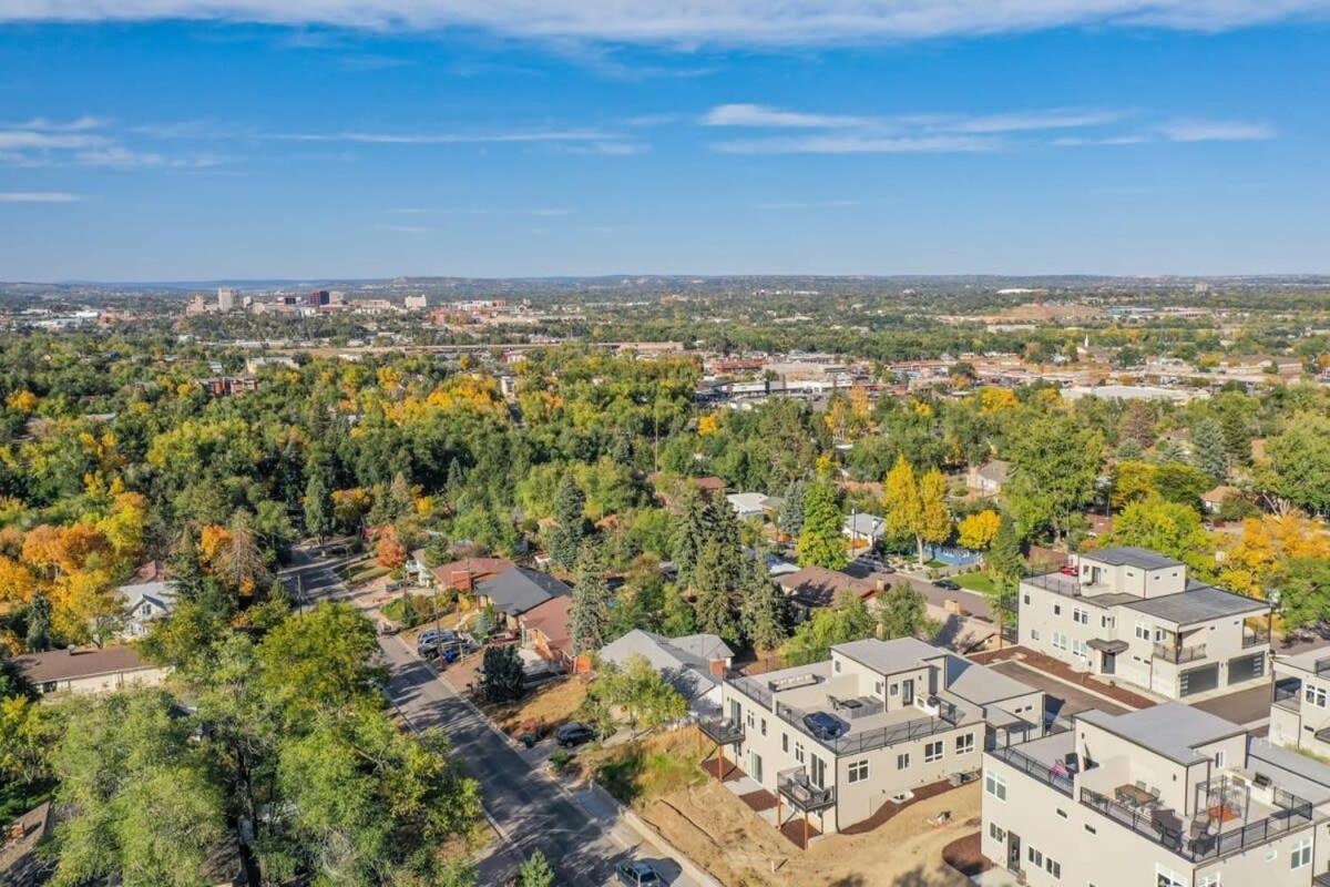 Holiday home 4bd Beautiful Rooftop Mountain Views New Townhome Colorado Springs