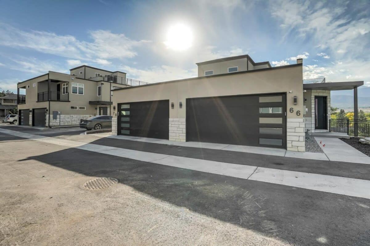 4bd Beautiful Rooftop Mountain Views New Townhome Holiday home