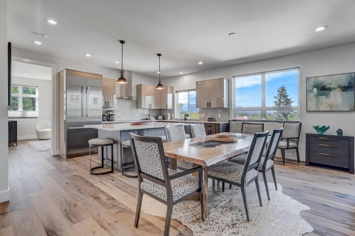 4bd Beautiful Rooftop Mountain Views New Townhome Holiday home