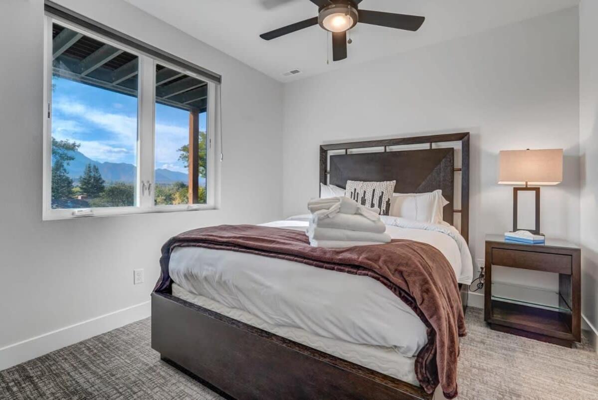 4bd Beautiful Rooftop Mountain Views New Townhome Holiday home *