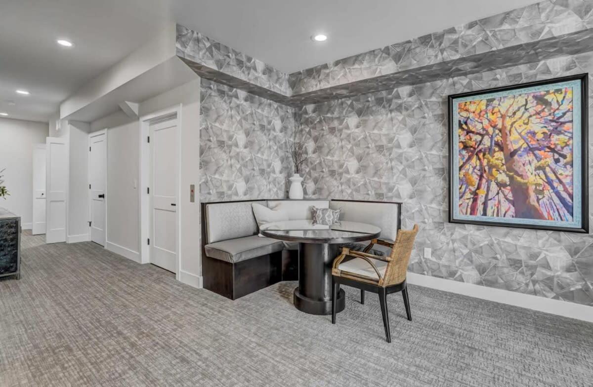 4bd Beautiful Rooftop Mountain Views New Townhome Colorado Springs