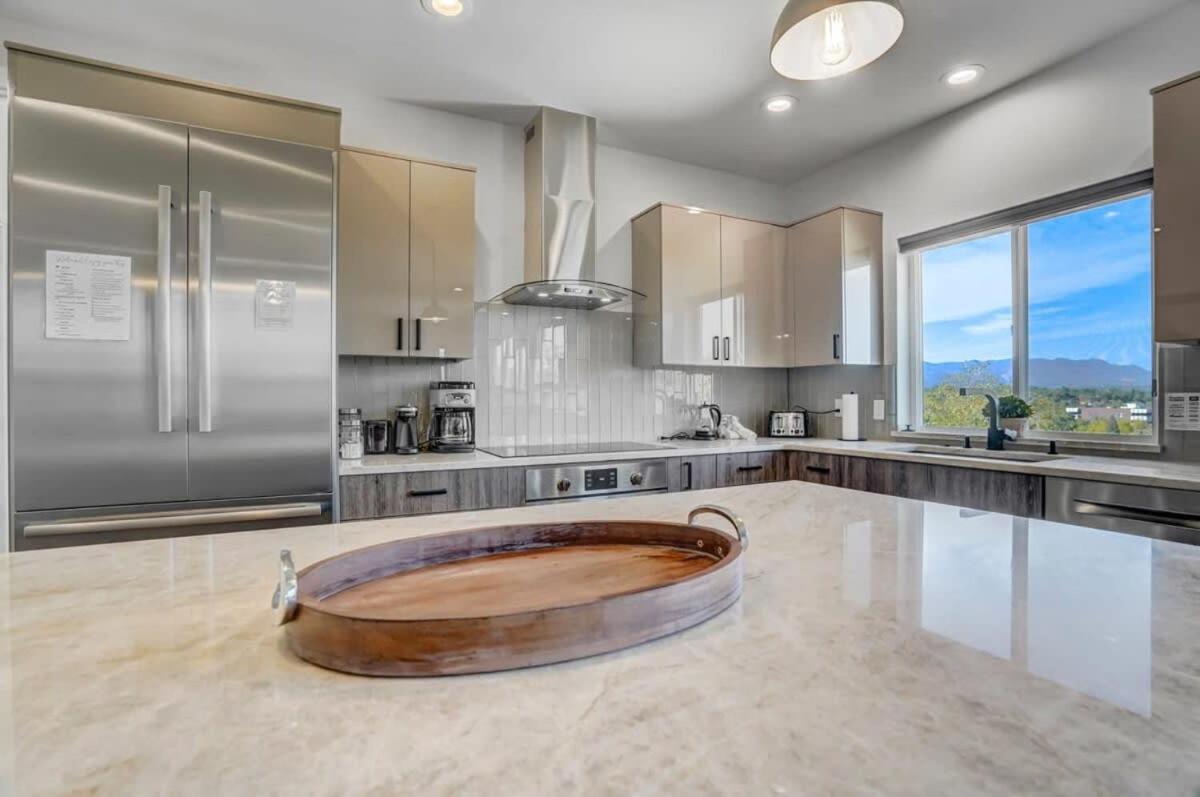4bd Beautiful Rooftop Mountain Views New Townhome