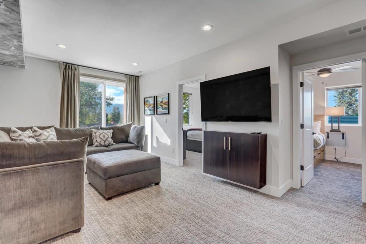 4bd Beautiful Rooftop Mountain Views New Townhome Colorado Springs