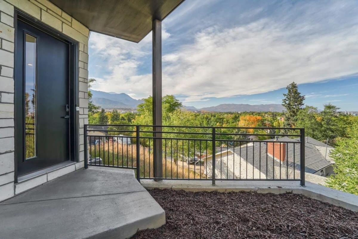 4bd Beautiful Rooftop Mountain Views New Townhome Holiday home *