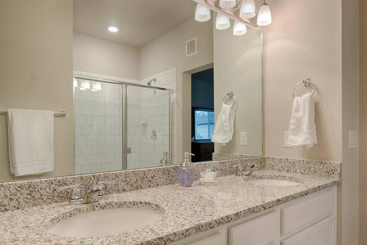 3br Luxury Townhome W Ac In Location Holiday home