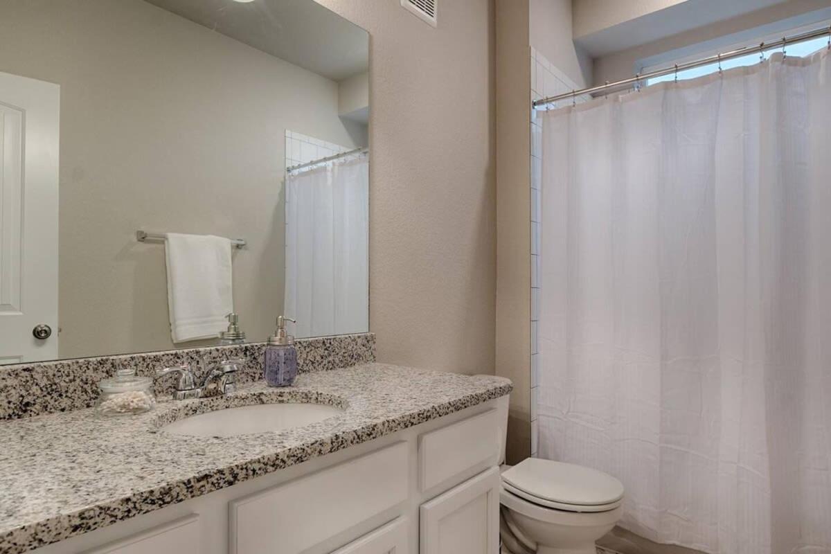 3br Luxury Townhome W Ac In Location *