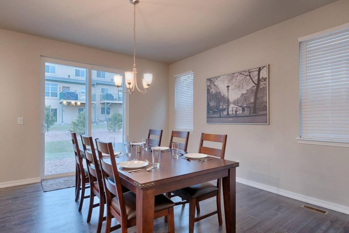 3br Luxury Townhome W Ac In Location * Colorado Springs