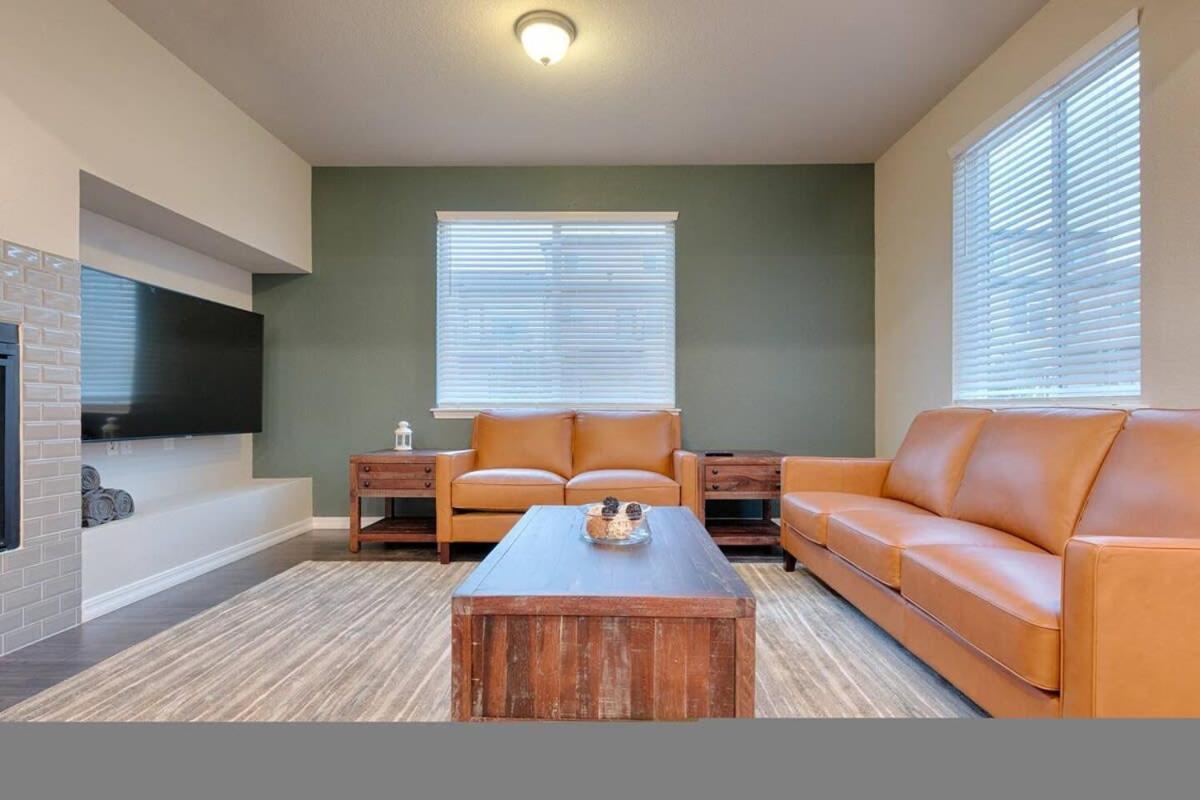 3br Luxury Townhome W Ac In Location *
