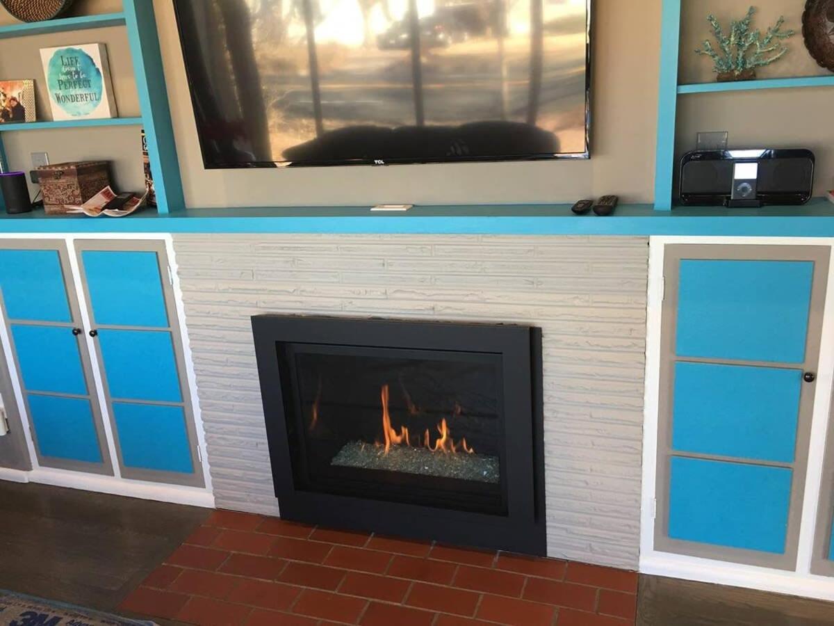 Holiday home 3bd Downtown Modern W Hot Tub & Grill