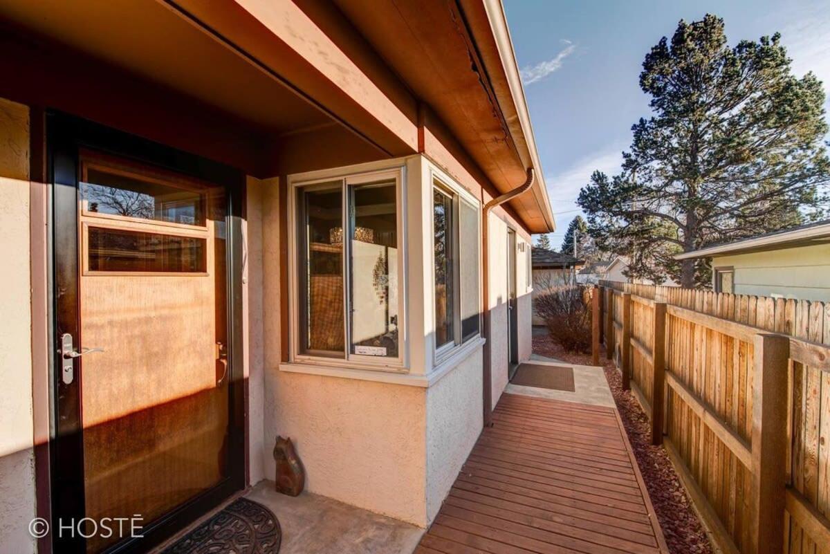 Holiday home 3bd Downtown Modern W Hot Tub & Grill