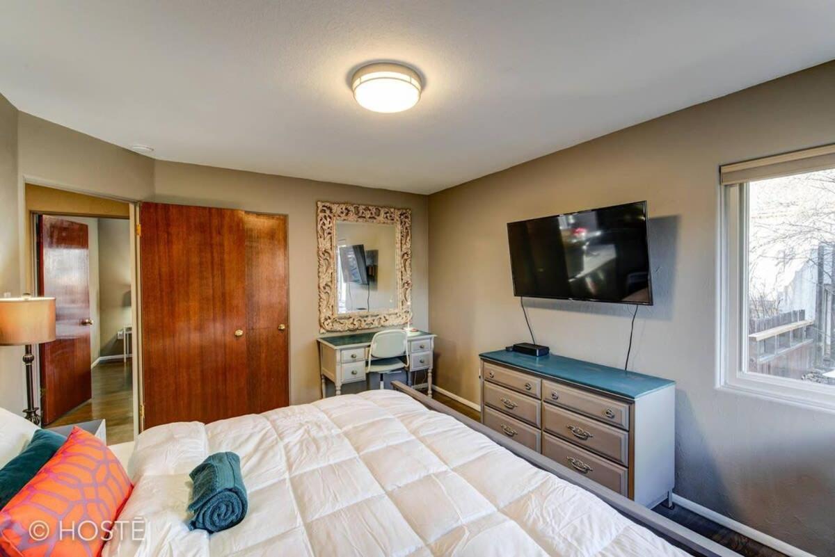 3bd Downtown Modern W Hot Tub & Grill *