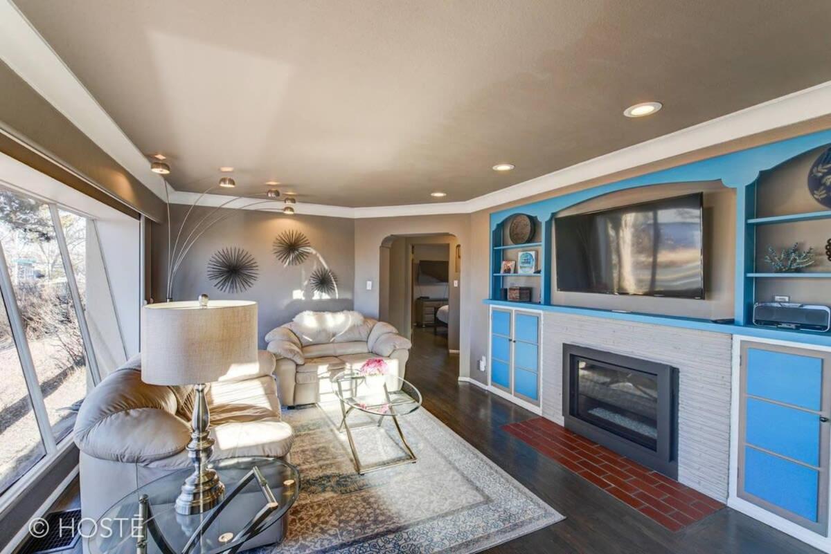 3bd Downtown Modern W Hot Tub & Grill