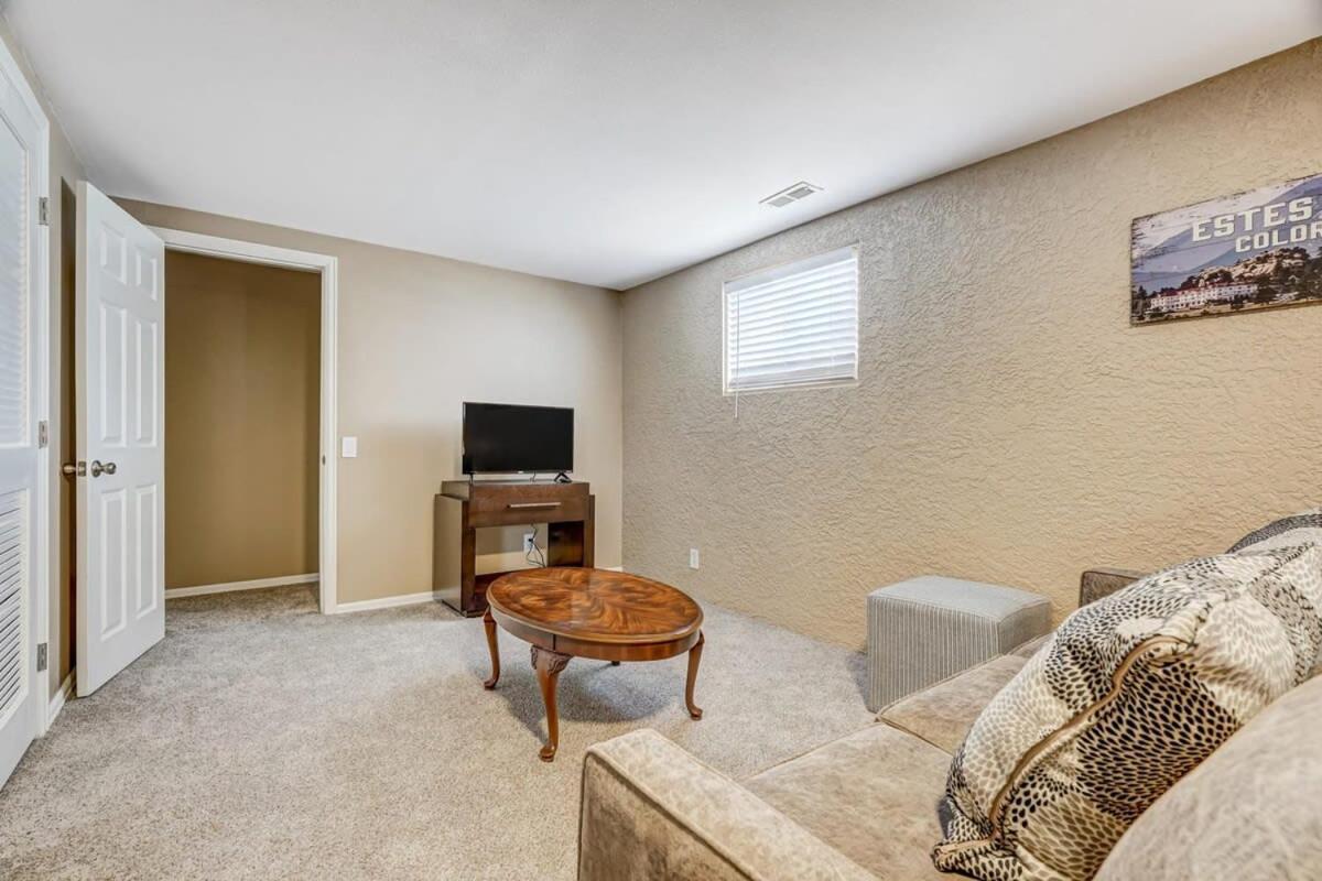 3bd Cheyenne Mountain W Hot Tub & Grill
