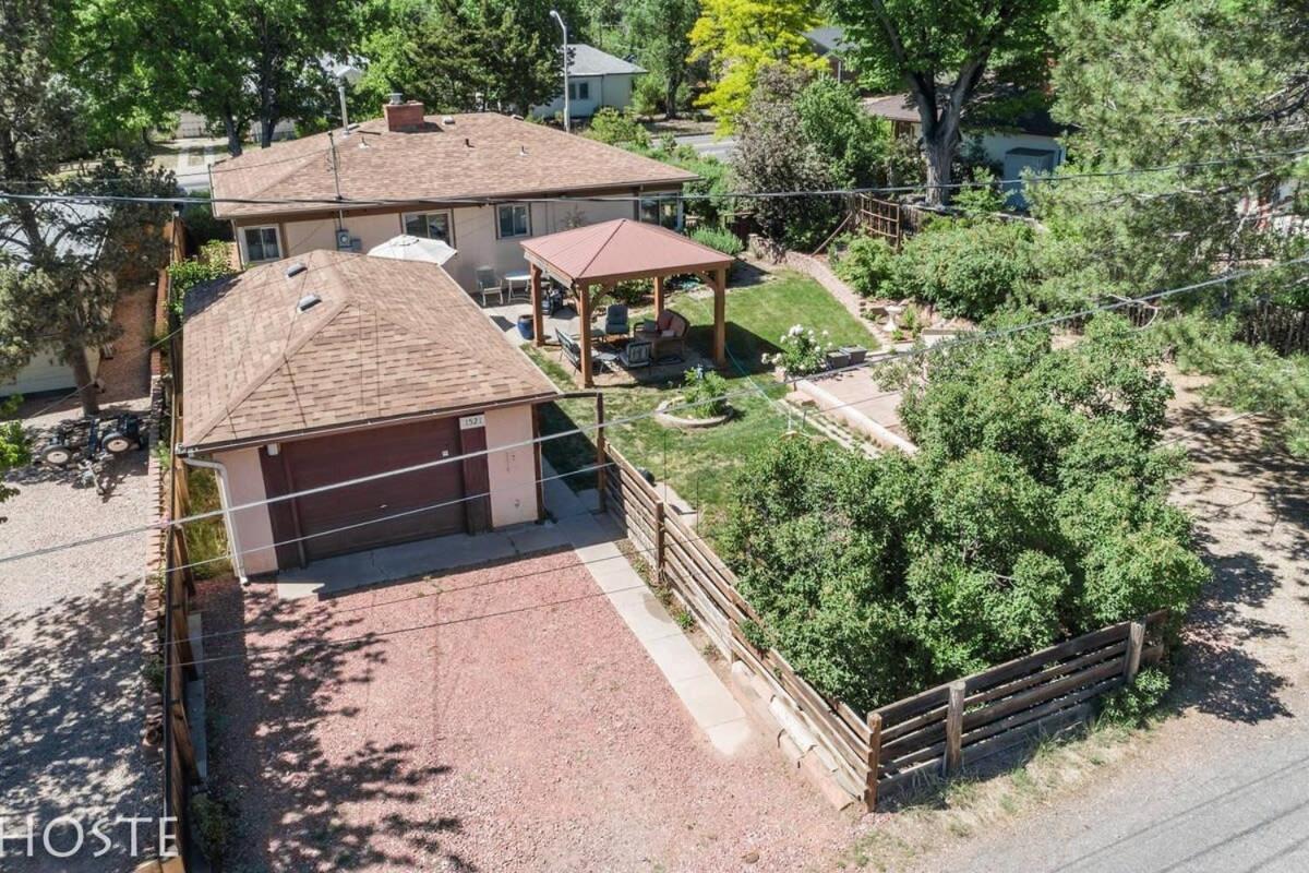 Holiday home 3bd Downtown Modern W Hot Tub & Grill Colorado Springs