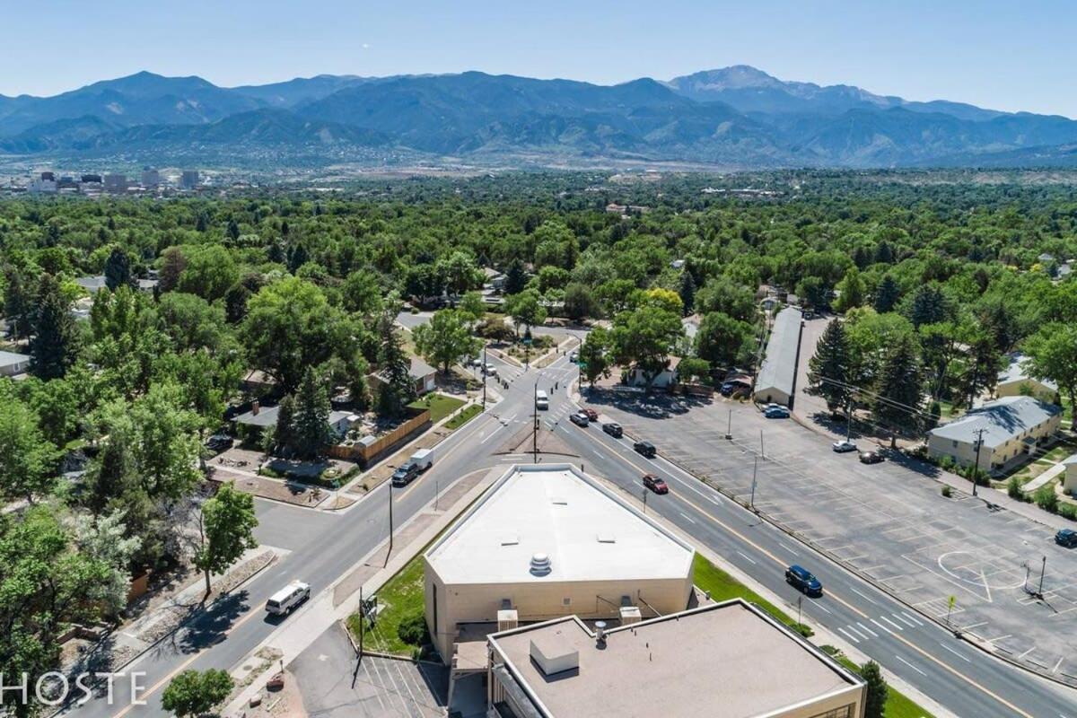 3bd Downtown Modern W Hot Tub & Grill Holiday home Colorado Springs