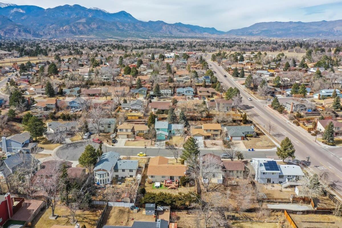 3bd Cheyenne Mountain W Hot Tub & Grill Holiday home *
