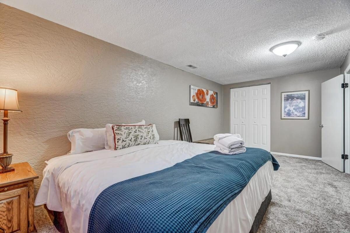 3bd Cheyenne Mountain W Hot Tub & Grill Colorado Springs
