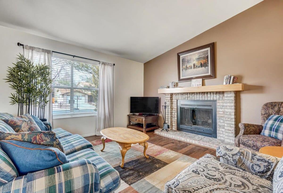 3bd Cheyenne Mountain W Hot Tub & Grill *