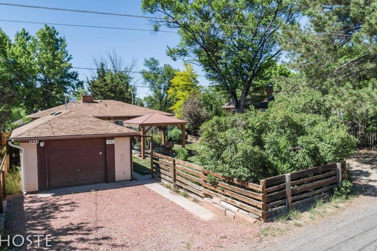 Holiday home 3bd Downtown Modern W Hot Tub & Grill