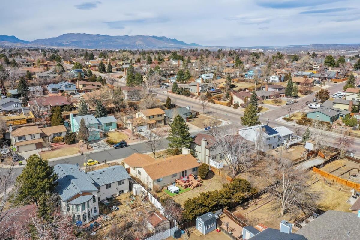 3bd Cheyenne Mountain W Hot Tub & Grill Holiday home *