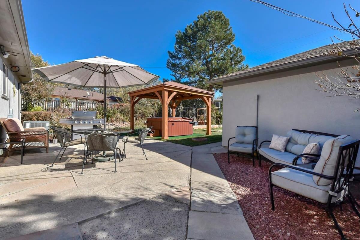 3bd Downtown Modern W Hot Tub & Grill * Colorado Springs