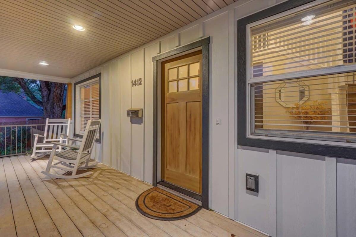 3br Modern W Lg Backyard Mtn Views & Hot Tub