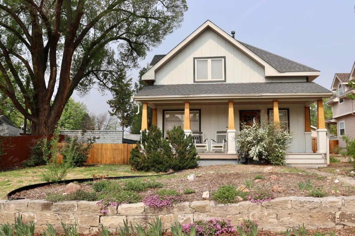 3br Modern W Lg Backyard Mtn Views & Hot Tub Colorado Springs