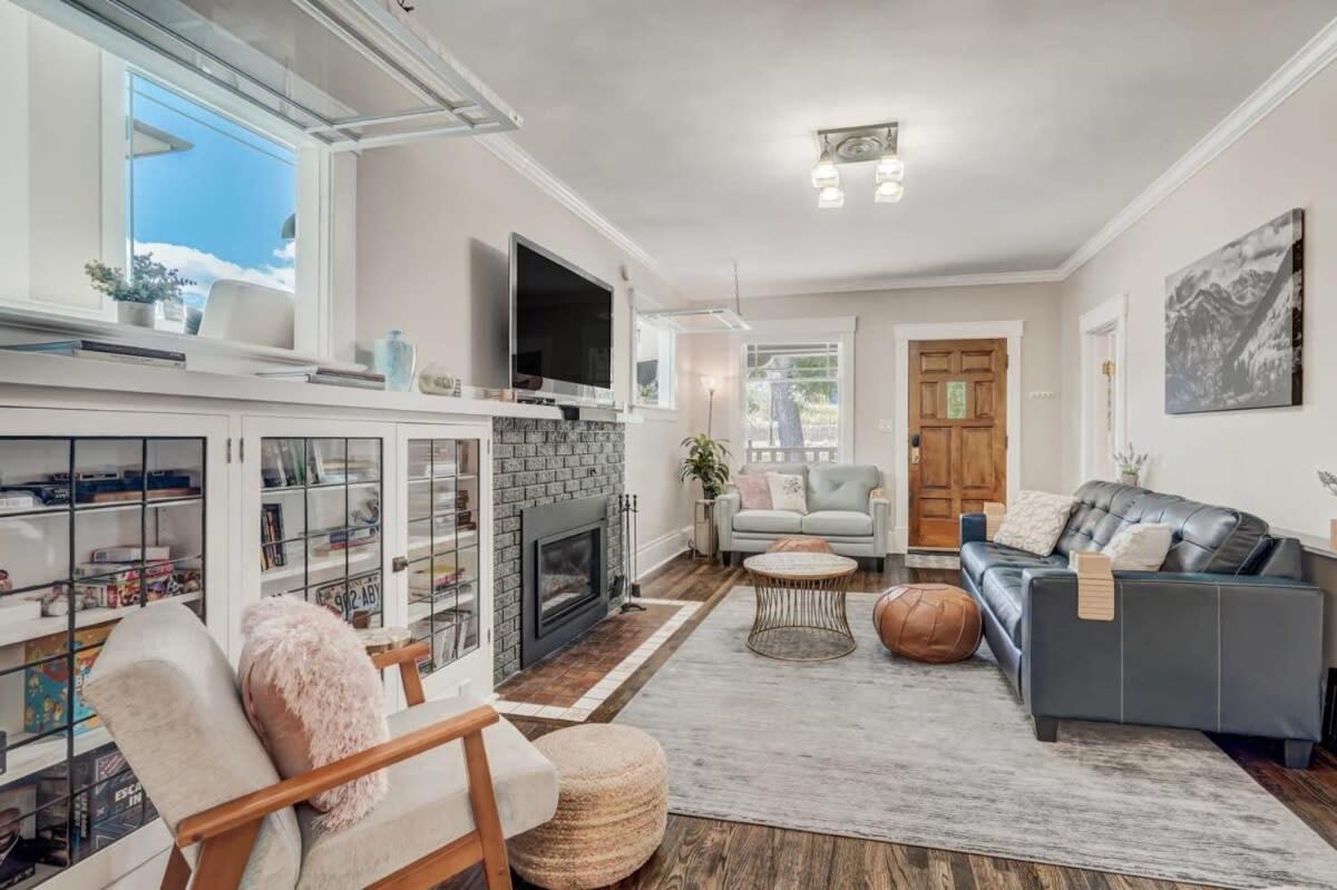3bd Charming Large Backyard Garden *