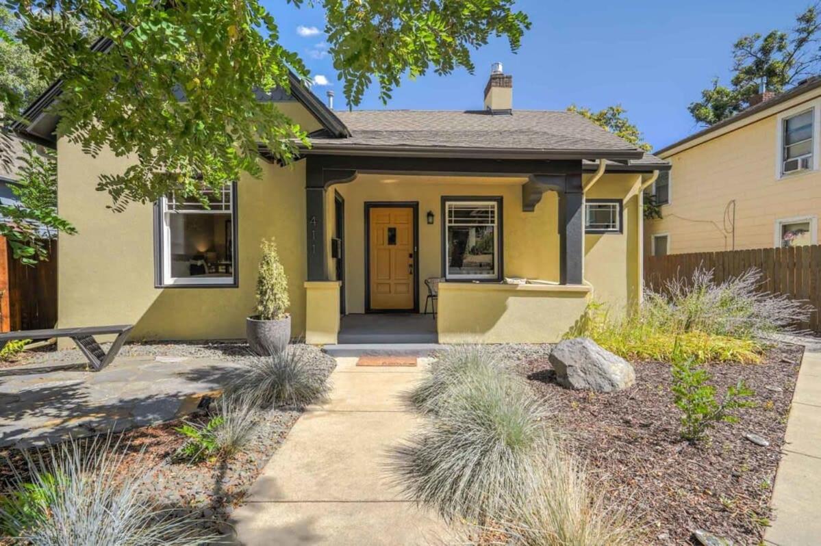 3bd Charming Large Backyard Garden Holiday home