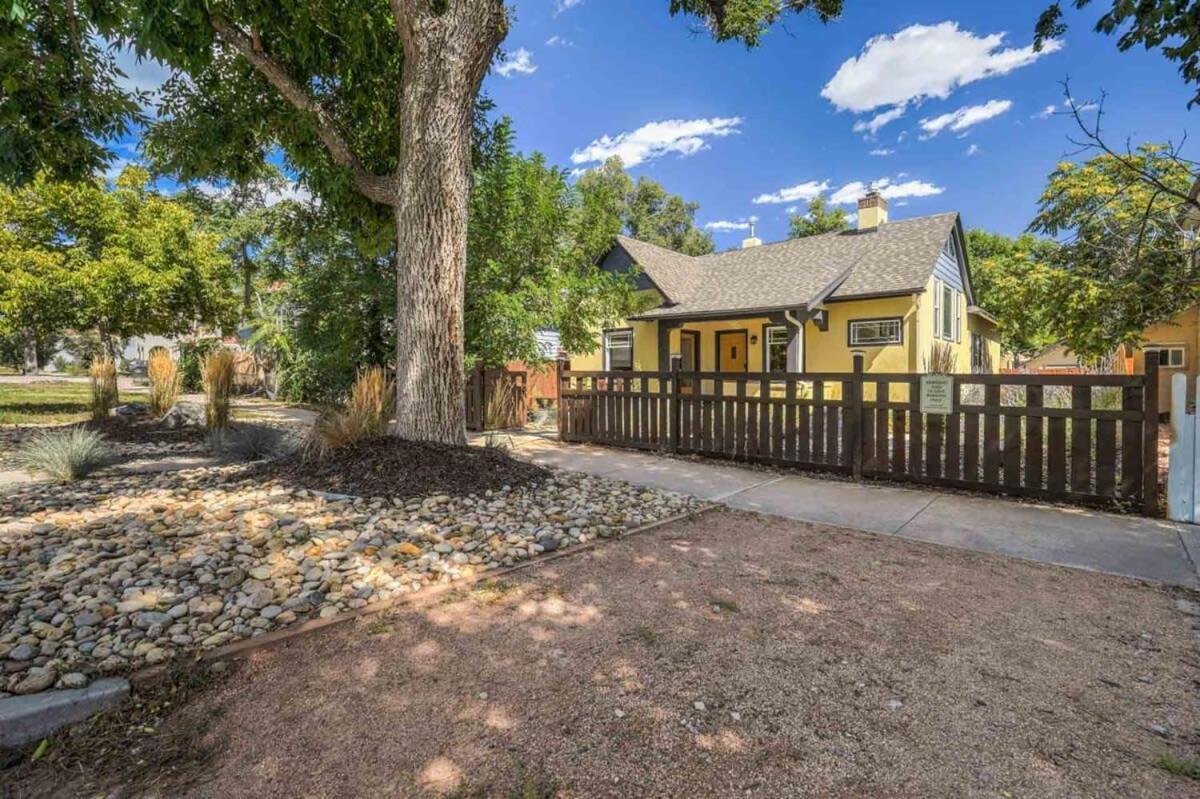 Holiday home 3bd Charming Large Backyard Garden Colorado Springs