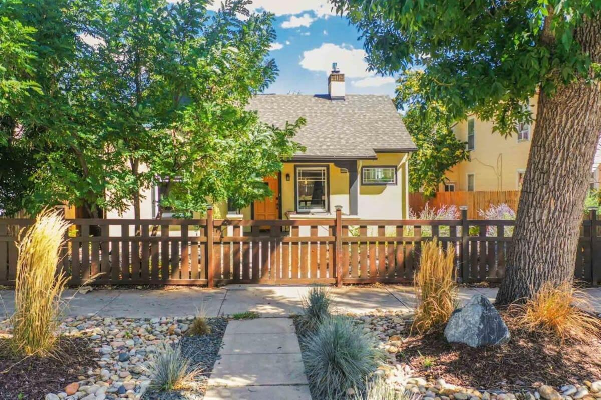 Holiday home 3bd Charming Large Backyard Garden