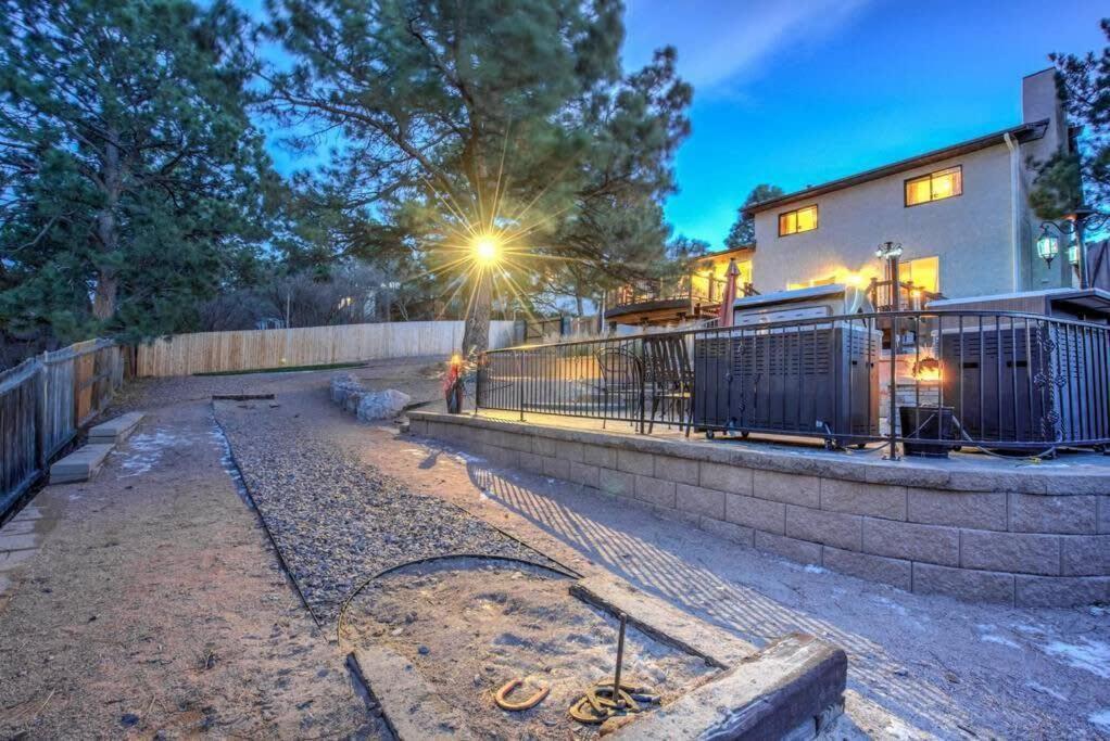 Holiday home 4br Near Usafa Entertain W Lg Backyard & Hot Tub
