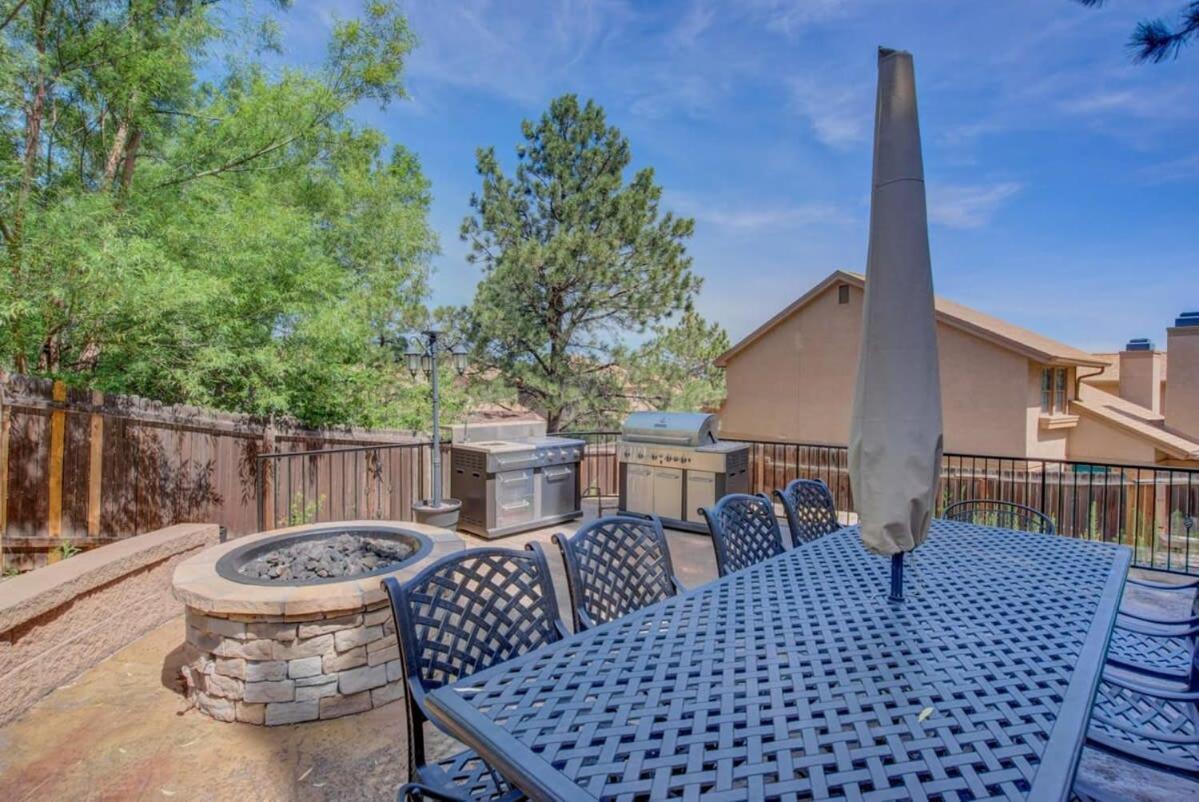 Holiday home 4br Near Usafa Entertain W Lg Backyard & Hot Tub *