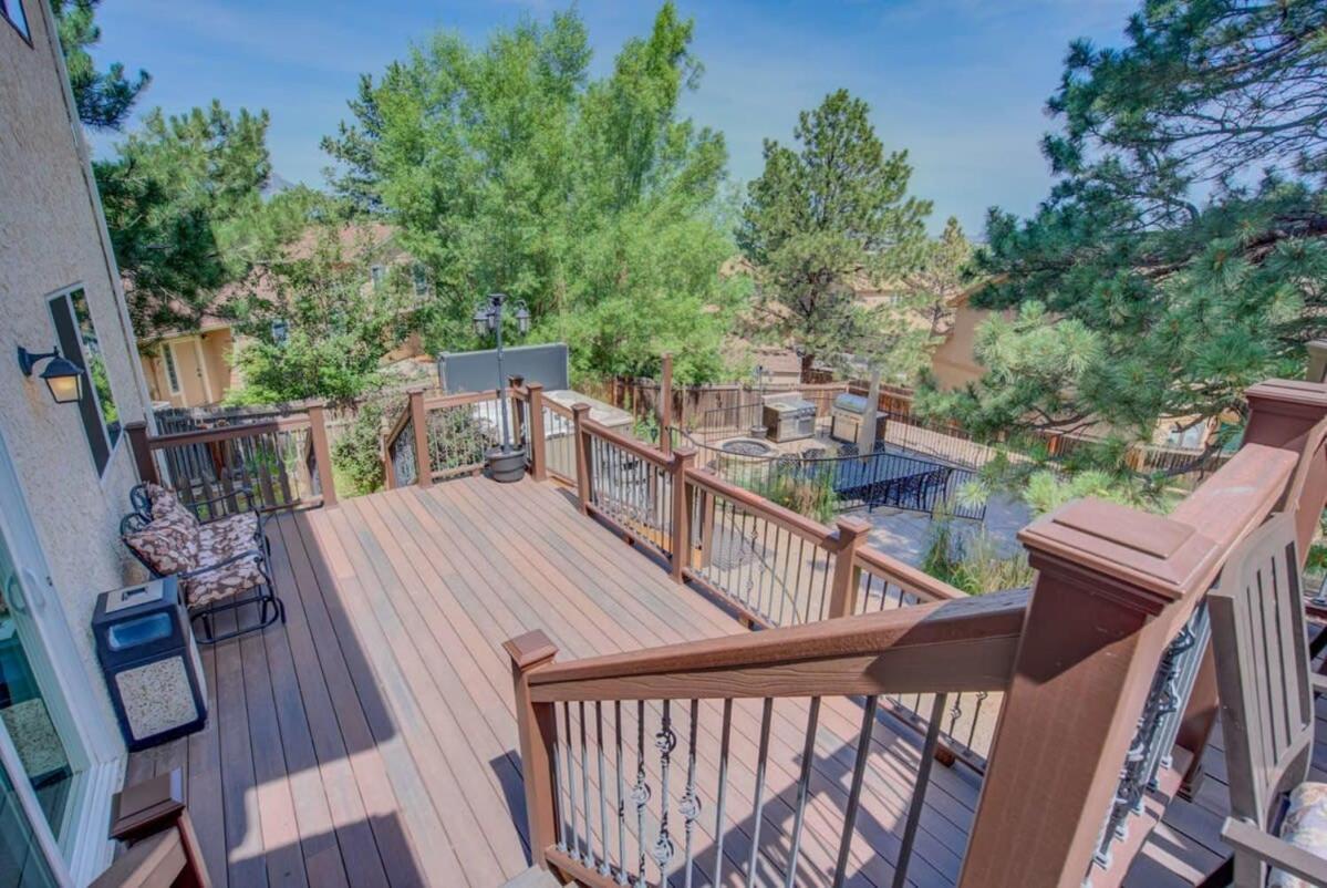 4br Near Usafa Entertain W Lg Backyard & Hot Tub