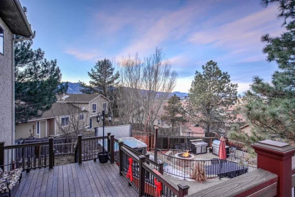 4br Near Usafa Entertain W Lg Backyard & Hot Tub Holiday home Colorado Springs