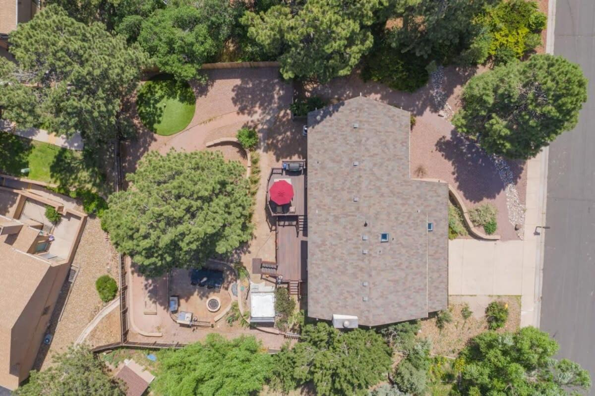 4br Near Usafa Entertain W Lg Backyard & Hot Tub *
