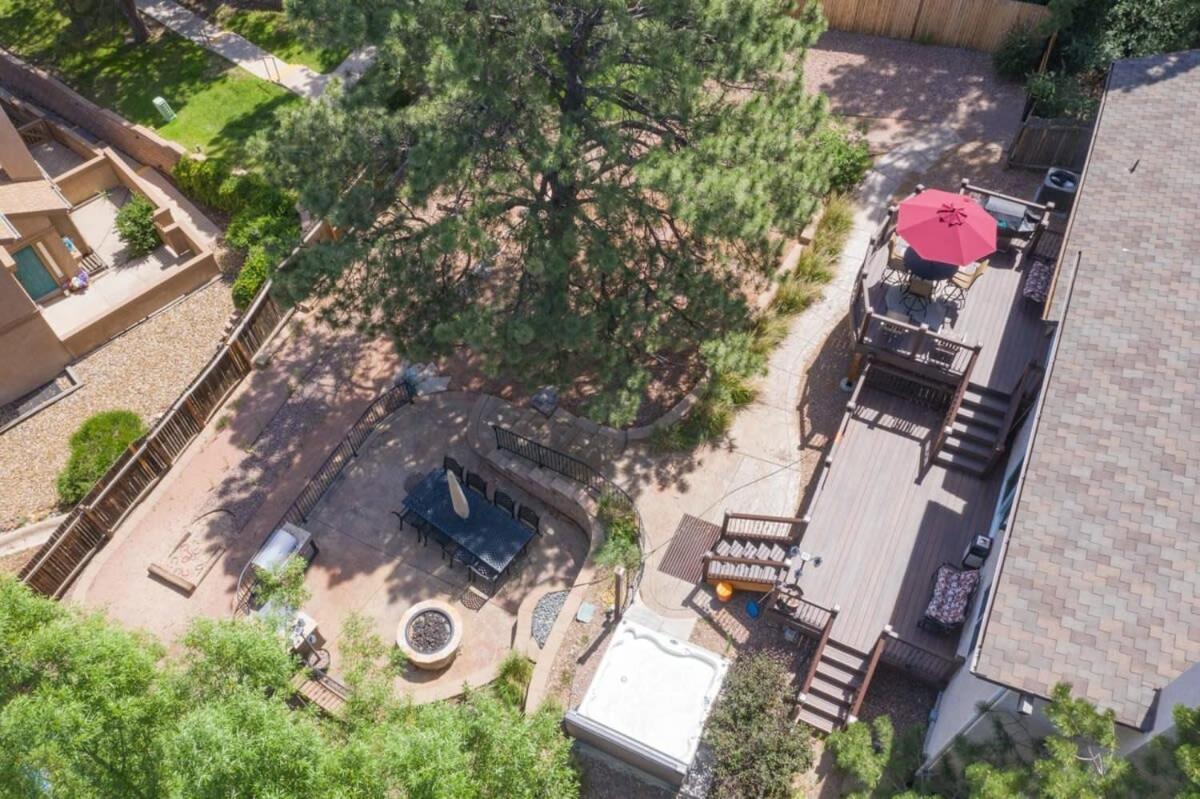 Holiday home 4br Near Usafa Entertain W Lg Backyard & Hot Tub *