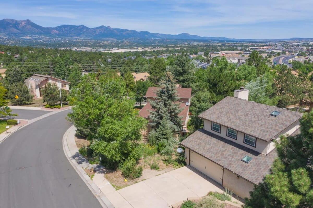 Holiday home 4br Near Usafa Entertain W Lg Backyard & Hot Tub Colorado Springs