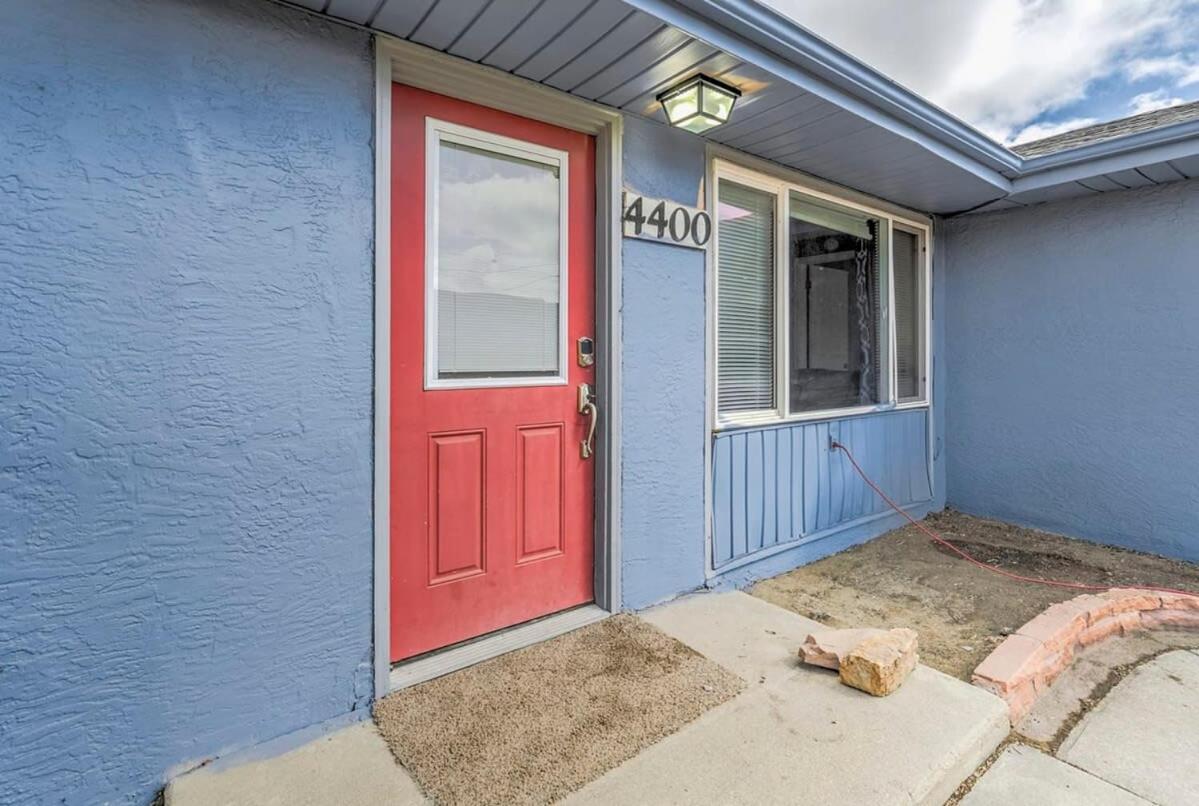 Holiday home 3bd Dog Friendly Mid-term & Corporate Colorado Springs