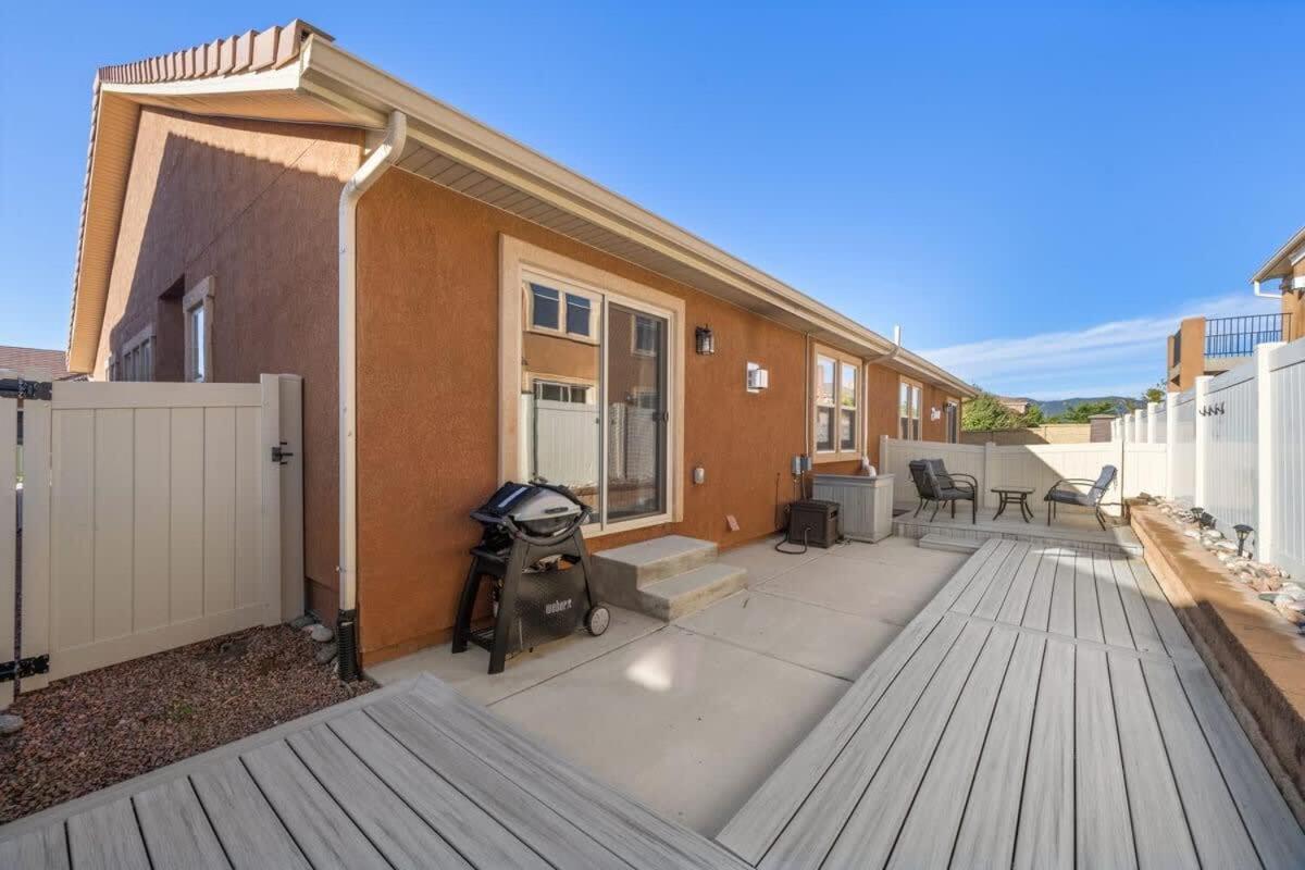 3bd Near Air Force Academy Movie Workspace And Grill *