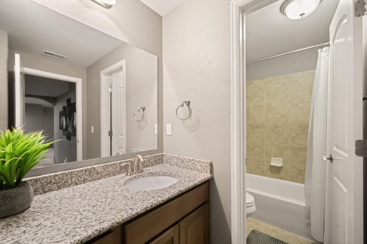 3bd Near Air Force Academy Movie Workspace And Grill * Colorado Springs
