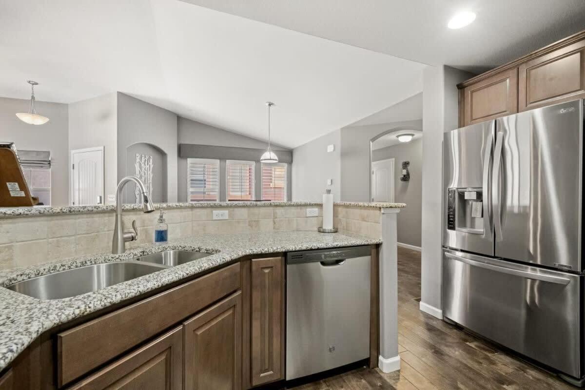 3bd Near Air Force Academy Movie Workspace And Grill * Colorado Springs