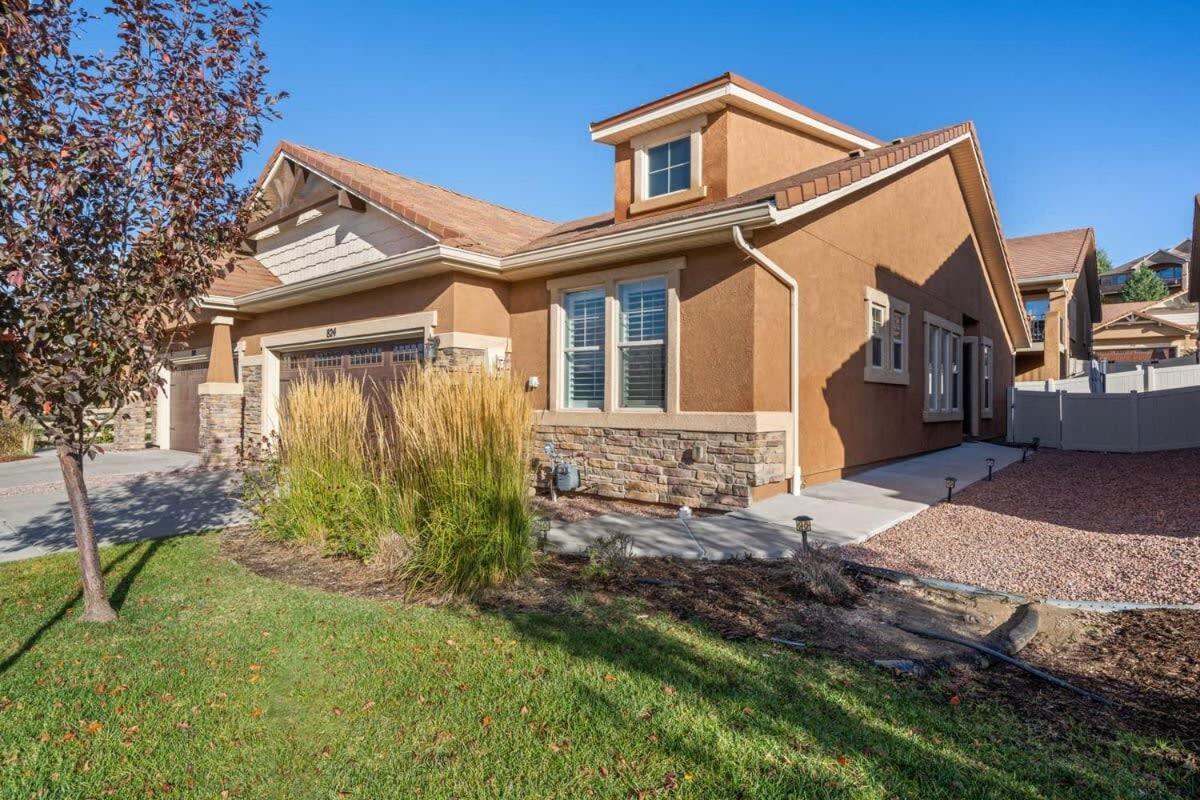 Holiday home 3bd Near Air Force Academy Movie Workspace And Grill *