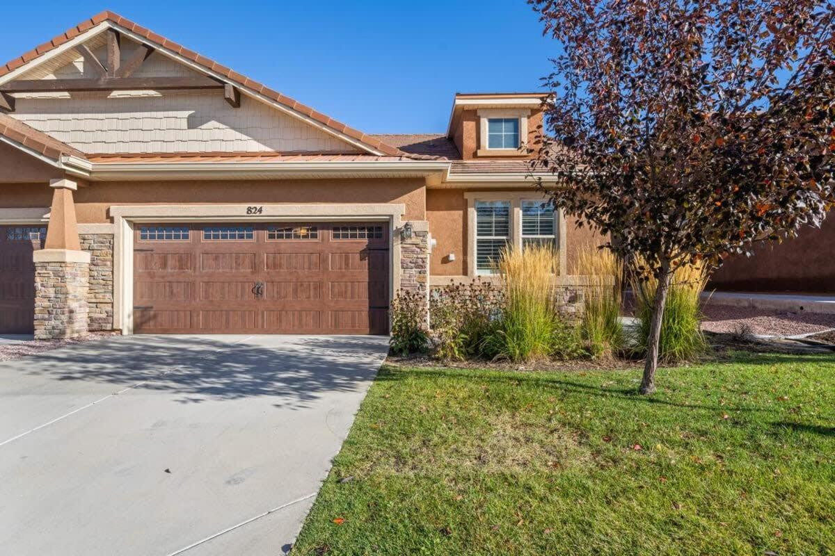 3bd Near Air Force Academy Movie Workspace And Grill *