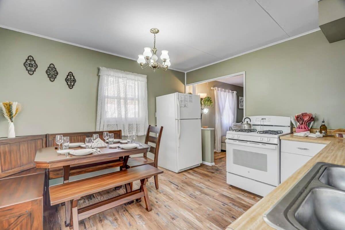 Extended Close To Broadmoor Ft Carson Usafa Holiday home *