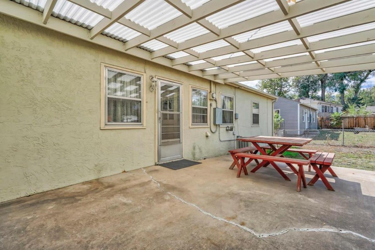 Extended Close To Broadmoor Ft Carson Usafa Holiday home *
