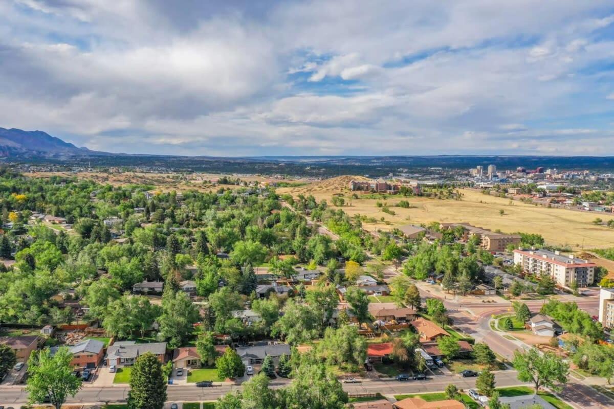 Family Oasis Offices Gym Fenced Yard * Colorado Springs