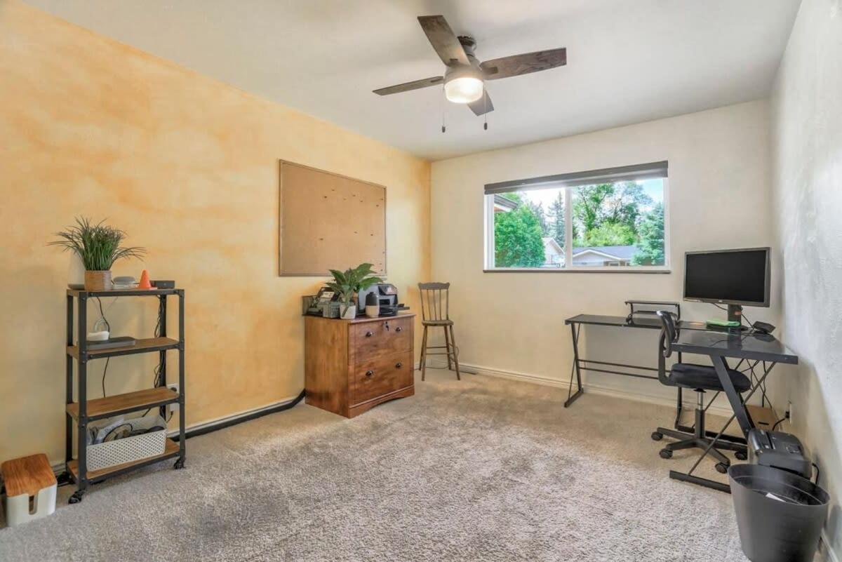 Family Oasis Offices Gym Fenced Yard Holiday home