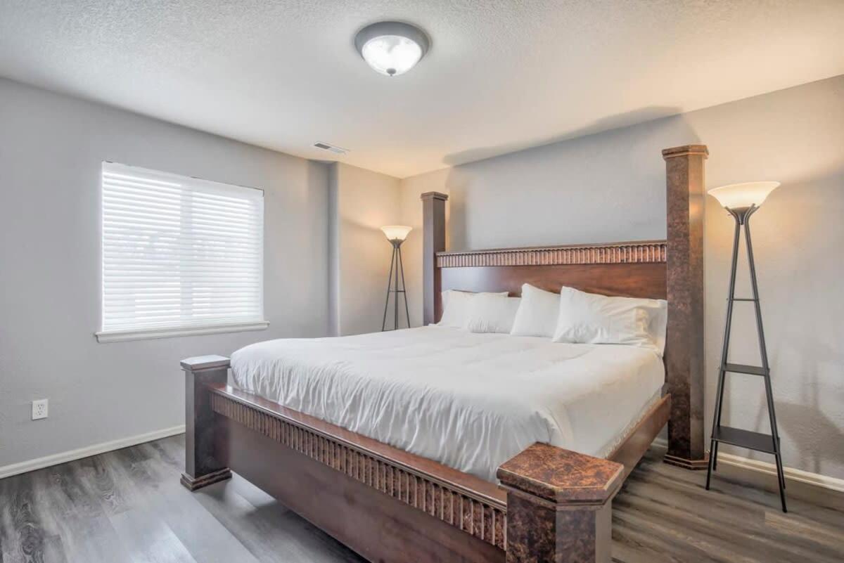 6bd Quiet Northside Mountain Views & Parks Holiday home